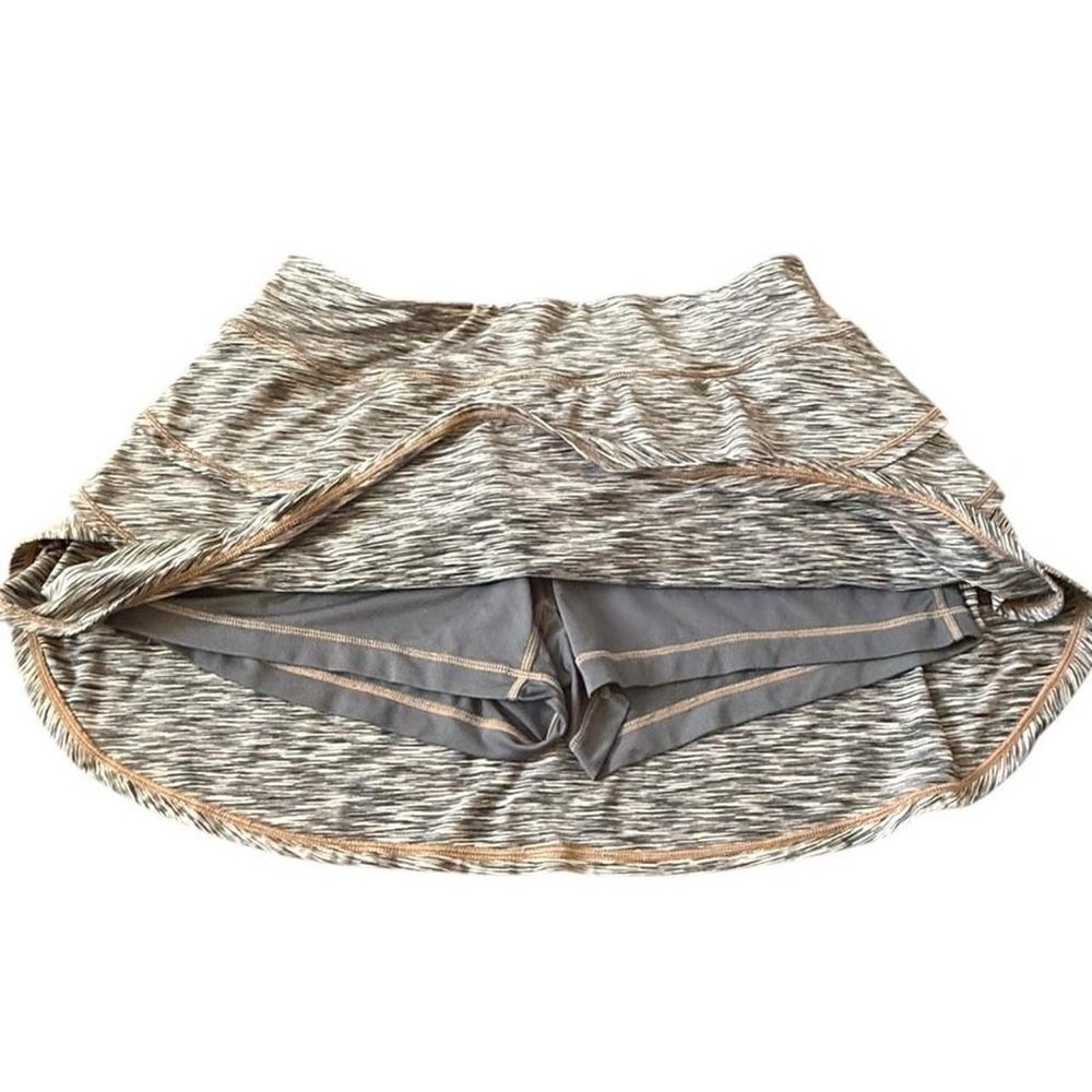 A43-Soft, stretchy, lightweight, and breathable brown and white skort #running - Picture 3 of 6